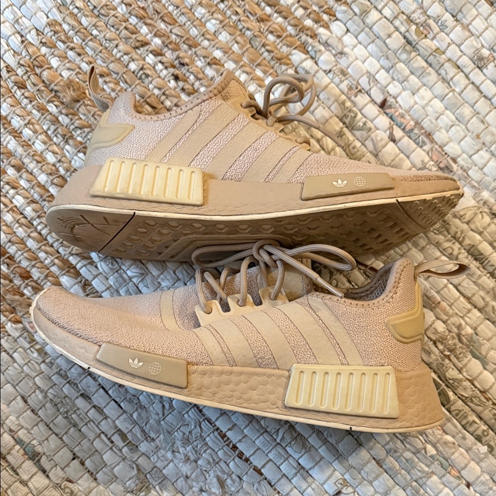 Adidas NMD R1 - Picture 2 of 5